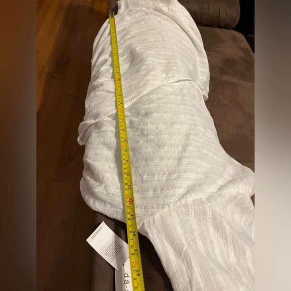 Dash Studio Beautiful white top with detailed material Large NWT - Picture 7 of 9